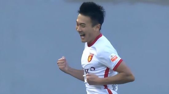 亚当·桑德勒、比尔·伯尔、海瑟·莫里斯、艾莉森·斯特朗等人出席。