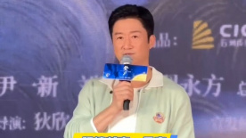 《印度暴徒》特辑 揭秘阿米尔·汗偶像印度教父 2018-11-30 由阿米尔·汗主演的动作冒险电影《印度暴徒》今日该片发布“不老传奇”版角色特辑，展现了该片的另一位主演——“印度教父”阿米特巴·巴强的传奇魅力。